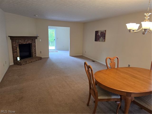 136 Haydens Arbor, Elyria, OH 44035