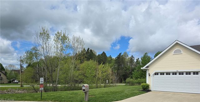136 Haydens Arbor, Elyria, OH 44035