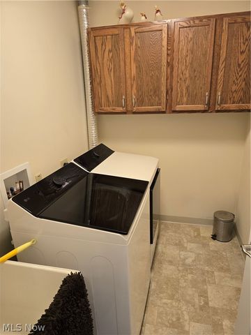 136 Haydens Arbor, Elyria, OH 44035