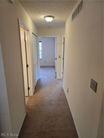136 Haydens Arbor, Elyria, OH 44035