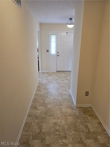 136 Haydens Arbor, Elyria, OH 44035