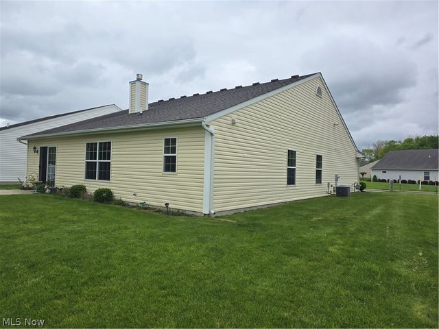 136 Haydens Arbor, Elyria, OH 44035