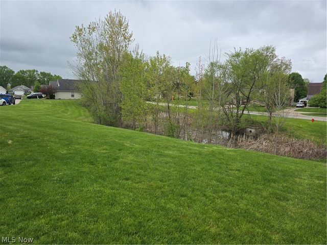 136 Haydens Arbor, Elyria, OH 44035