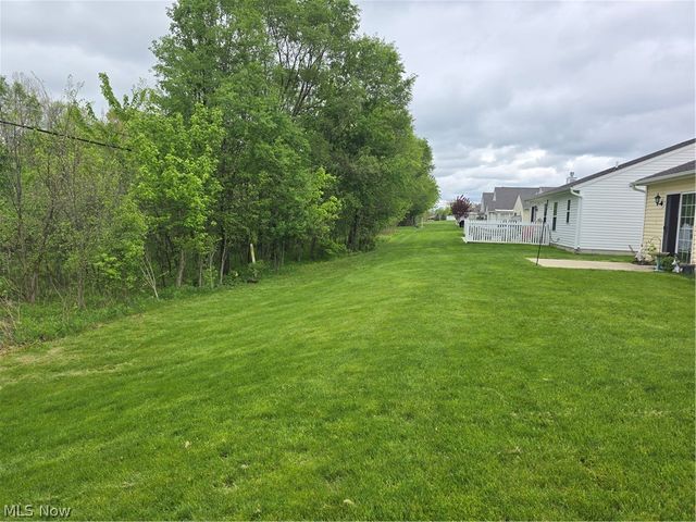 136 Haydens Arbor, Elyria, OH 44035