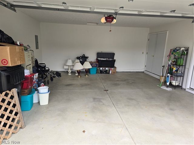 136 Haydens Arbor, Elyria, OH 44035