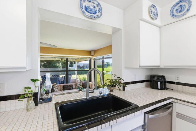 5787 Lakeview Mews Place, Boynton Beach, FL 33437