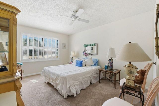 5787 Lakeview Mews Place, Boynton Beach, FL 33437