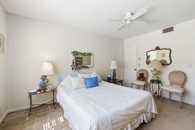 5787 Lakeview Mews Place, Boynton Beach, FL 33437