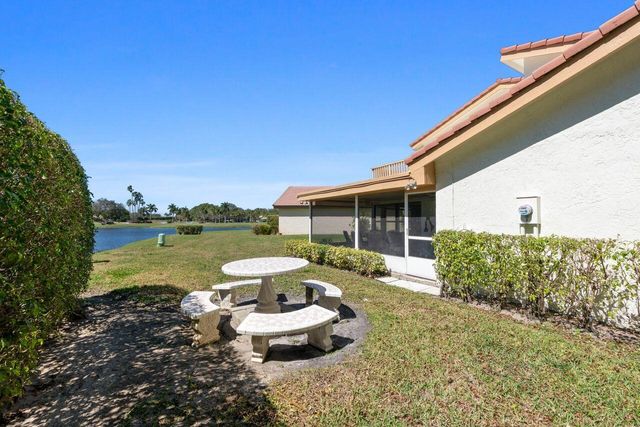 5787 Lakeview Mews Place, Boynton Beach, FL 33437