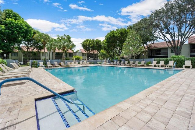 5787 Lakeview Mews Place, Boynton Beach, FL 33437