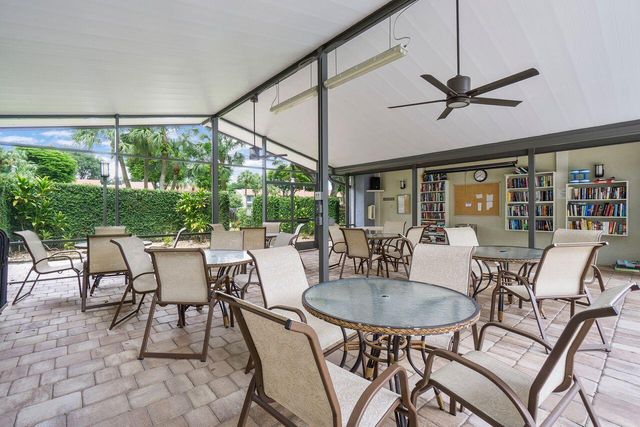5787 Lakeview Mews Place, Boynton Beach, FL 33437