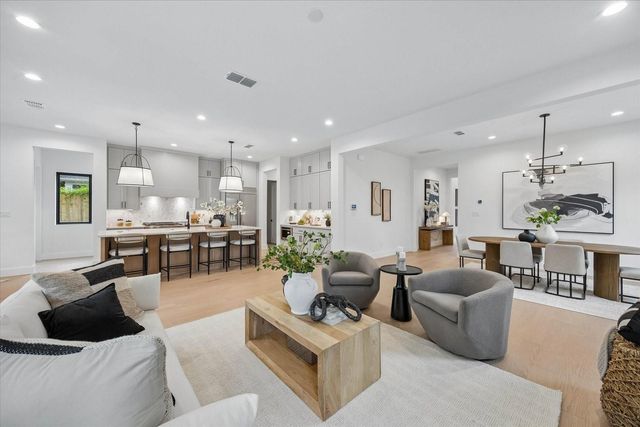 1031 W 43rd Street, Houston, TX 77018