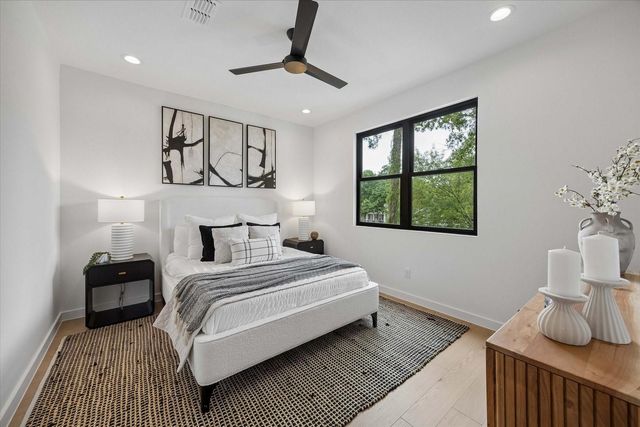 1031 W 43rd Street, Houston, TX 77018
