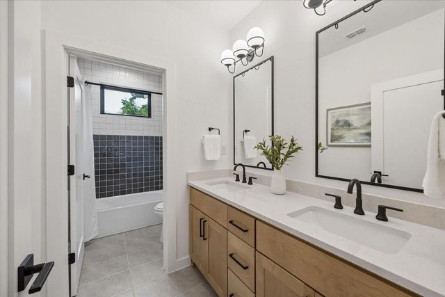 1031 W 43rd Street, Houston, TX 77018