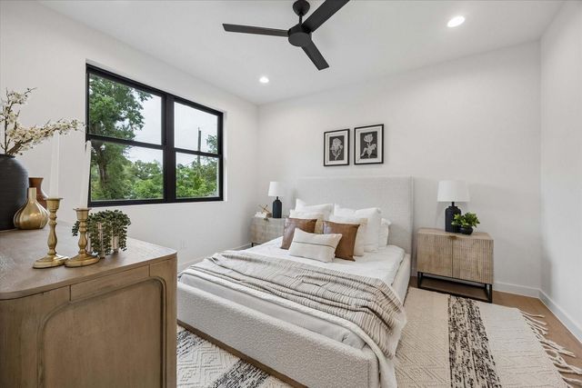 1031 W 43rd Street, Houston, TX 77018