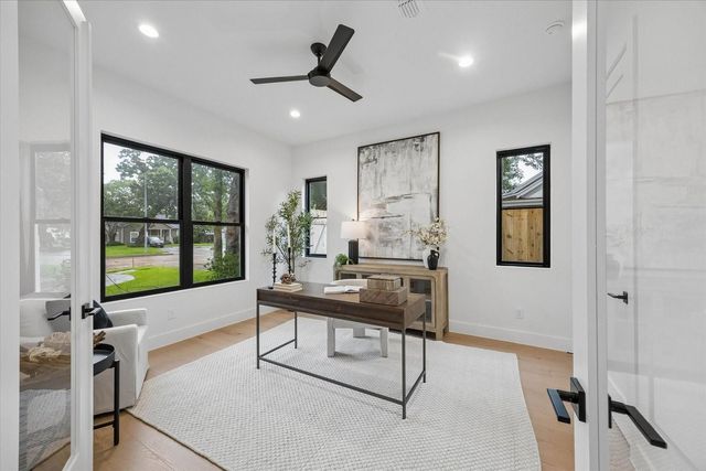 1031 W 43rd Street, Houston, TX 77018
