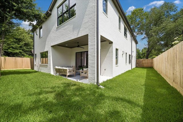 1031 W 43rd Street, Houston, TX 77018