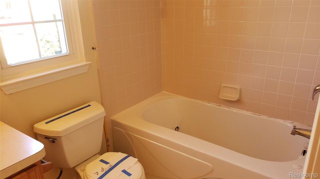 6196 Crystal Lake Drive, Romulus, MI 48174