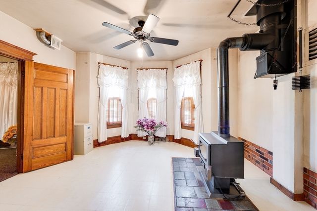 95 Grand St, Springfield, MA 01108