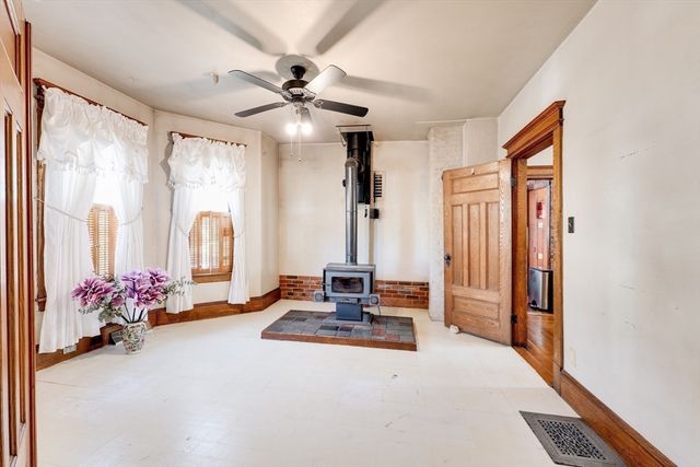 95 Grand St, Springfield, MA 01108
