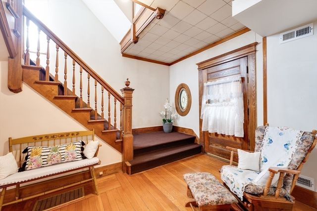 95 Grand St, Springfield, MA 01108