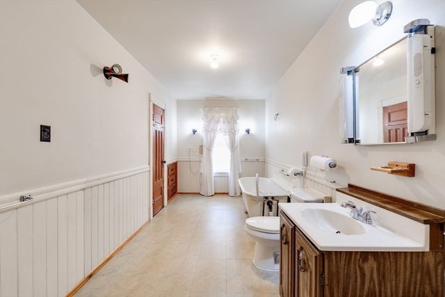 95 Grand St, Springfield, MA 01108