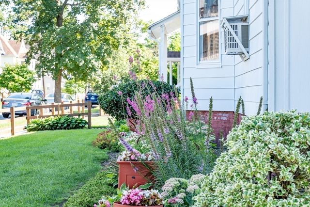 95 Grand St, Springfield, MA 01108