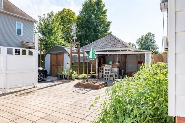 95 Grand St, Springfield, MA 01108