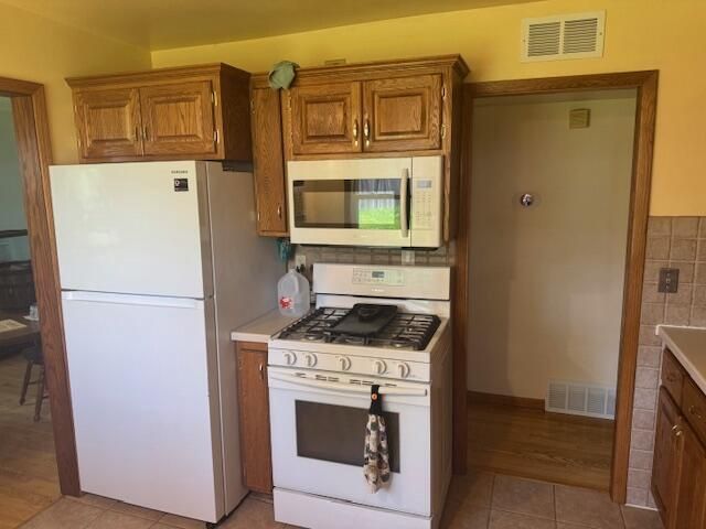 1450 S 166th STREET, New Berlin, WI 53151