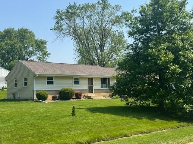 1450 S 166th STREET, New Berlin, WI 53151