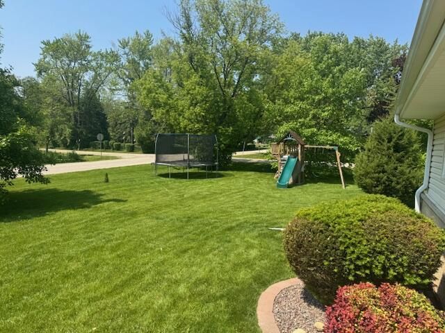 1450 S 166th STREET, New Berlin, WI 53151