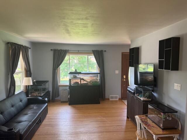 1450 S 166th STREET, New Berlin, WI 53151