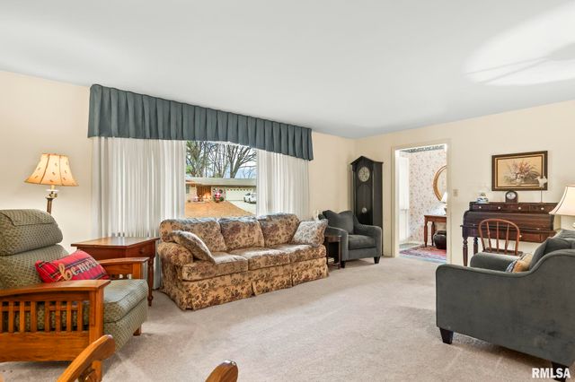 16 INVERNESS Road, Springfield, IL 62704