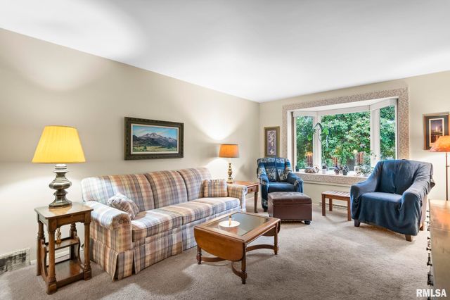 16 INVERNESS Road, Springfield, IL 62704