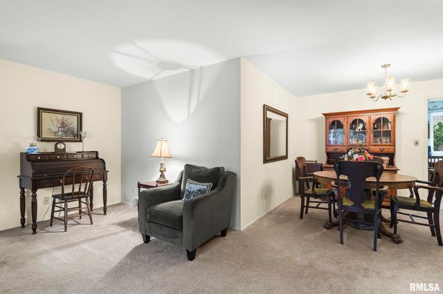 16 INVERNESS Road, Springfield, IL 62704