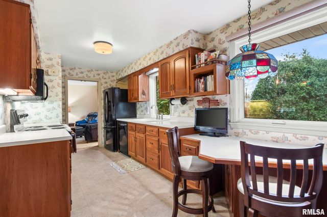 16 INVERNESS Road, Springfield, IL 62704