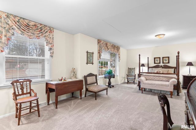 16 INVERNESS Road, Springfield, IL 62704