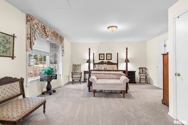 16 INVERNESS Road, Springfield, IL 62704