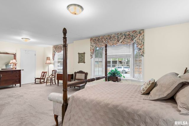 16 INVERNESS Road, Springfield, IL 62704