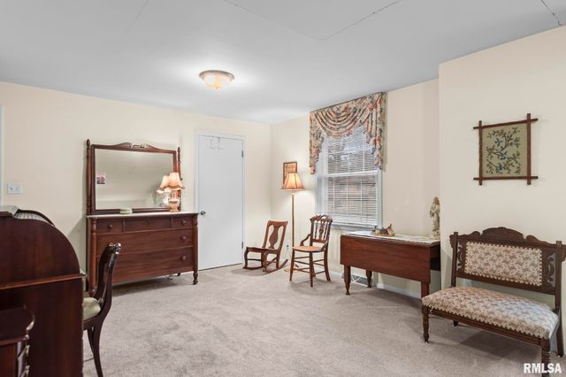 16 INVERNESS Road, Springfield, IL 62704