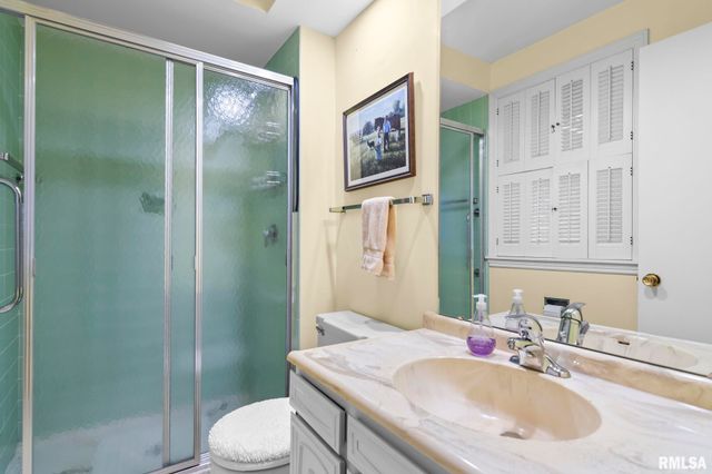 16 INVERNESS Road, Springfield, IL 62704