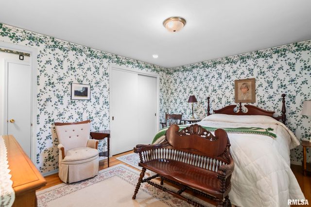 16 INVERNESS Road, Springfield, IL 62704