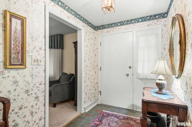 16 INVERNESS Road, Springfield, IL 62704