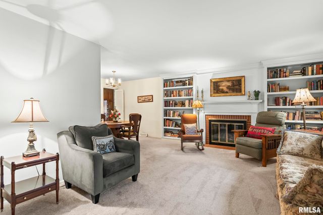 16 INVERNESS Road, Springfield, IL 62704