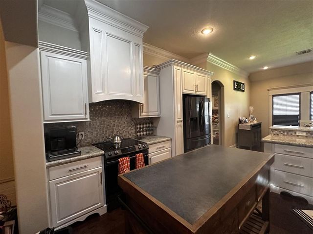 1278 E Eagles Nest Drive, Lake Charles, LA 70611