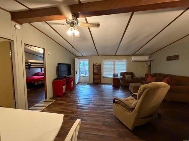25 Kinderhook Rd., Edgemont, AR 72044