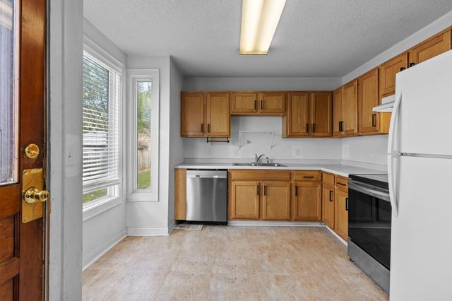 934 Juno Avenue, Saint Paul, MN 55102