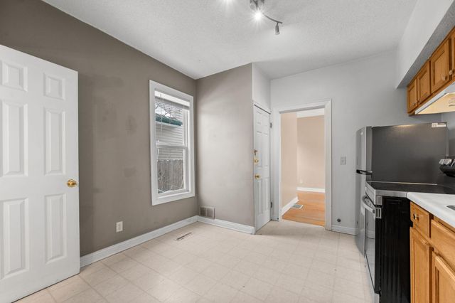 934 Juno Avenue, Saint Paul, MN 55102