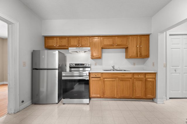 934 Juno Avenue, Saint Paul, MN 55102