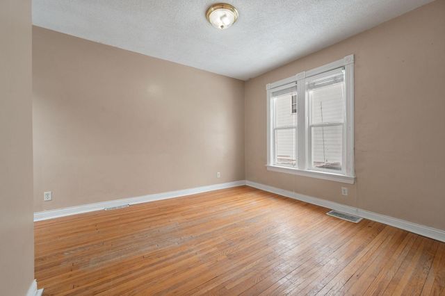 934 Juno Avenue, Saint Paul, MN 55102